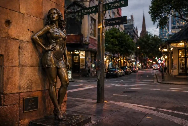Estatua Joy en bronce en Darlinghurst Sídney, primera estatua del mundo dedicada a una trabajadora sexual